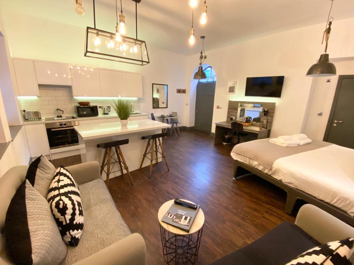 Studio At The Coach House Apartments Λιντς Εξωτερικό φωτογραφία