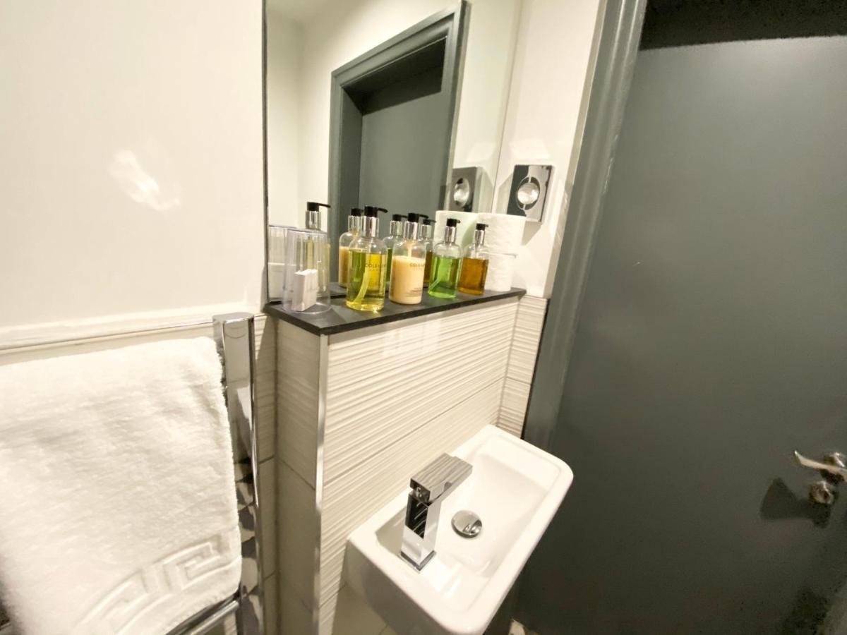 Studio At The Coach House Apartments Λιντς Εξωτερικό φωτογραφία
