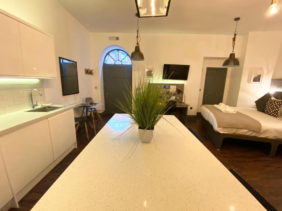 Studio At The Coach House Apartments Λιντς Εξωτερικό φωτογραφία
